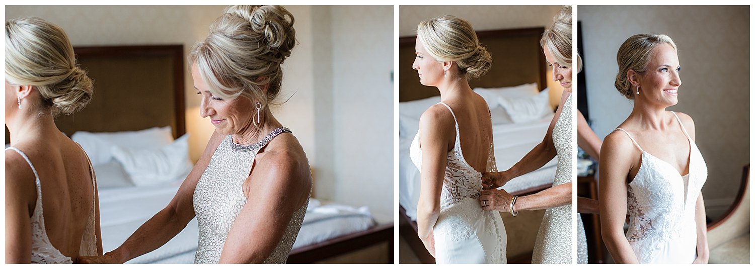 university club of chicago wedding bride with mom