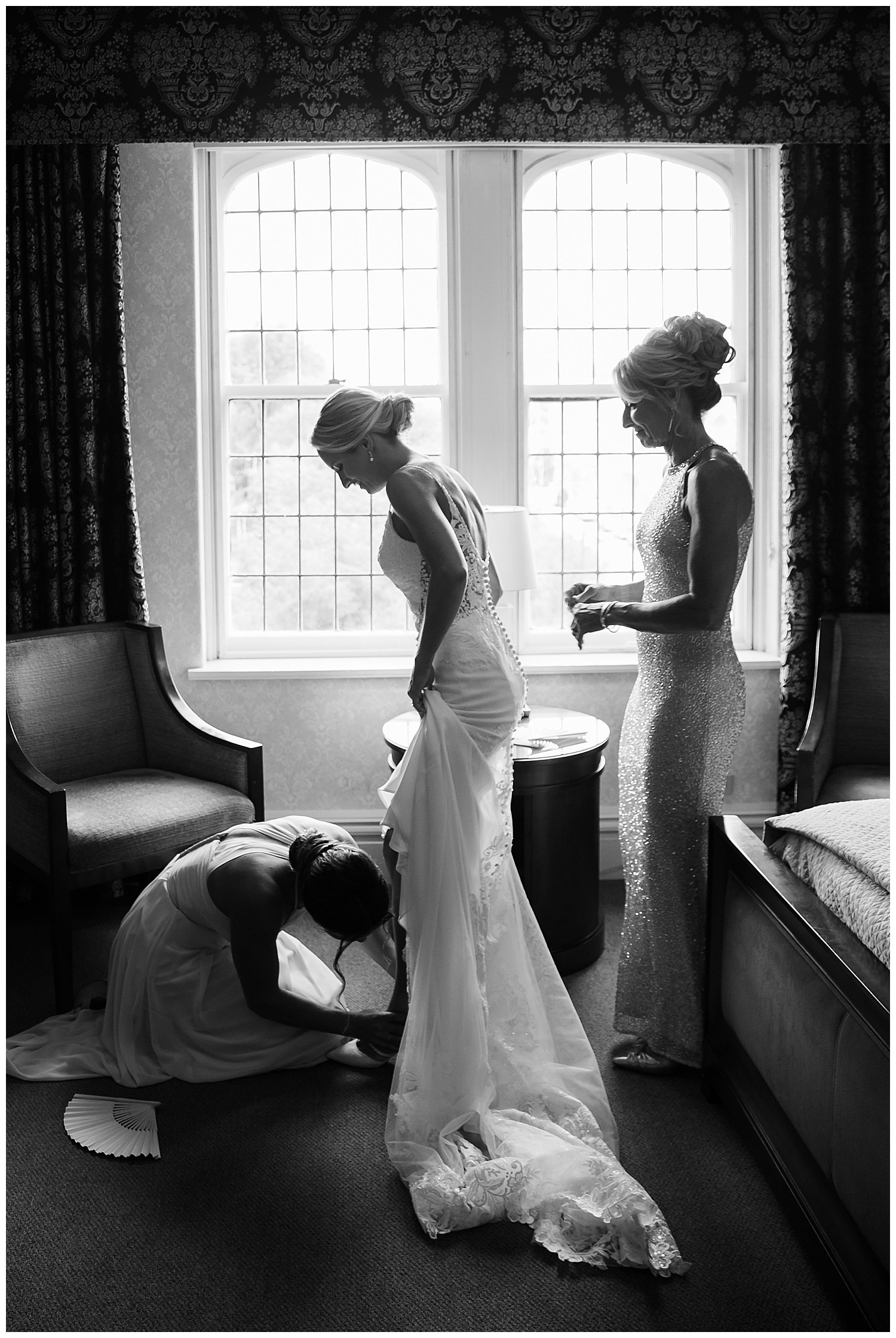 university club of chicago wedding bride in window