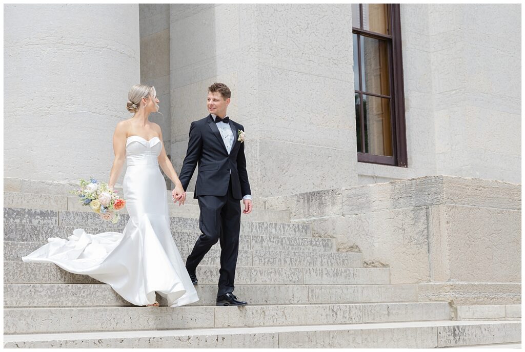 Wedding picture taken at the Ohio statehouse 