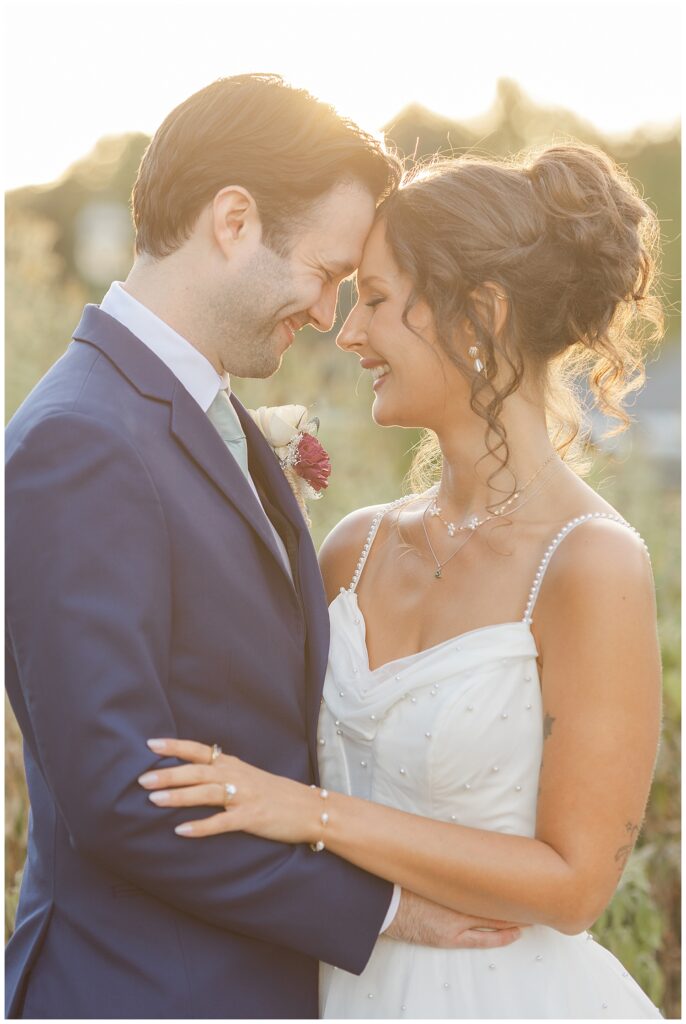 couple picture at sunset on their wedding day at Franklin Park Conservatory